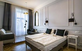 Wilson'S Oktogon Square Suite Apartment