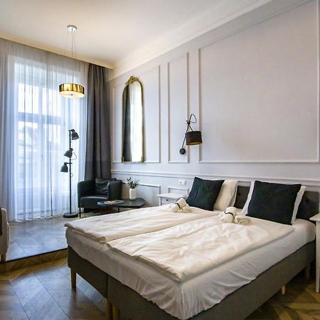 Wilson'S Oktogon Square Suite Apartment Budapest Esterno foto