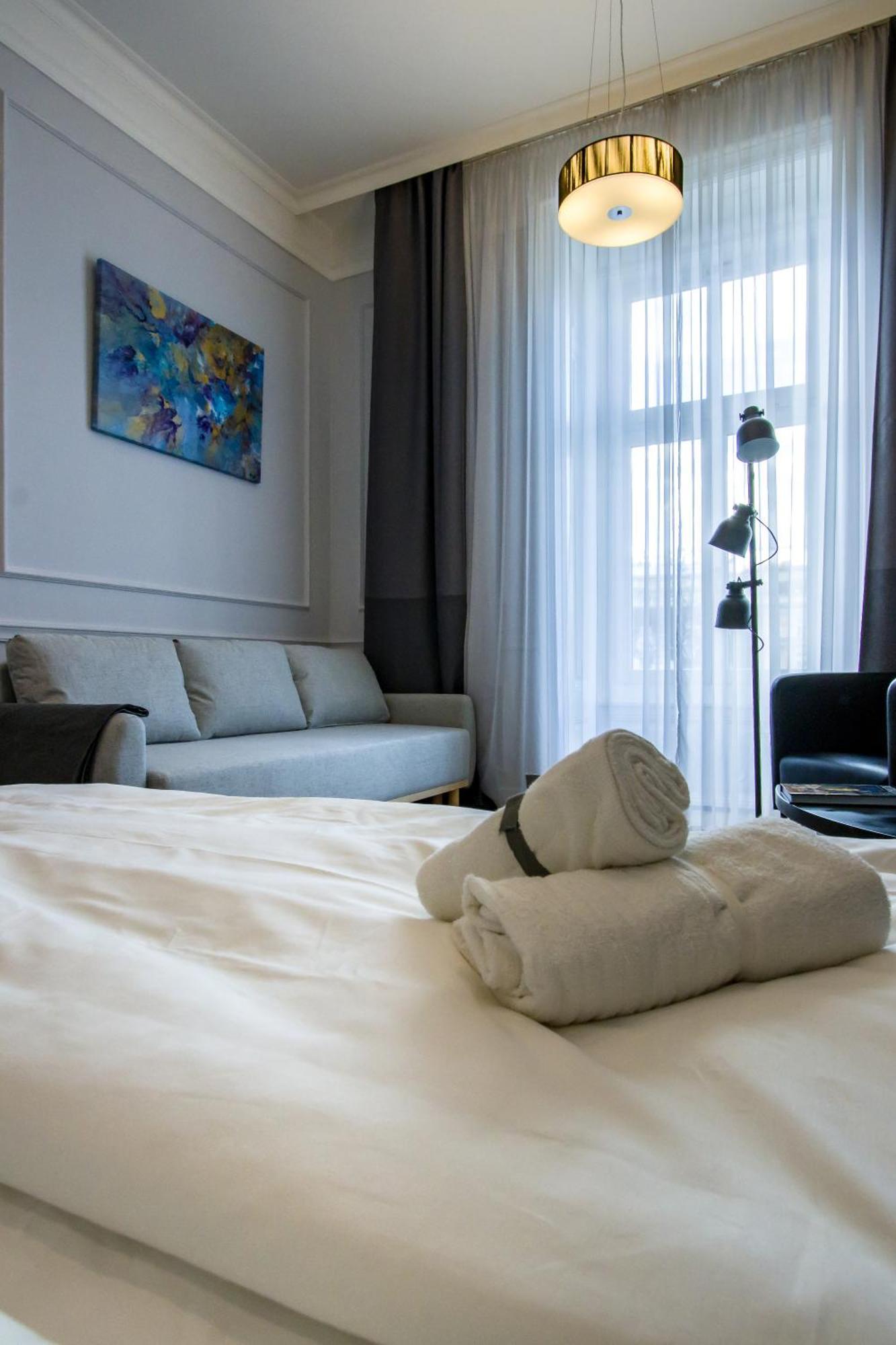 Wilson'S Oktogon Square Suite Apartment Budapest Esterno foto