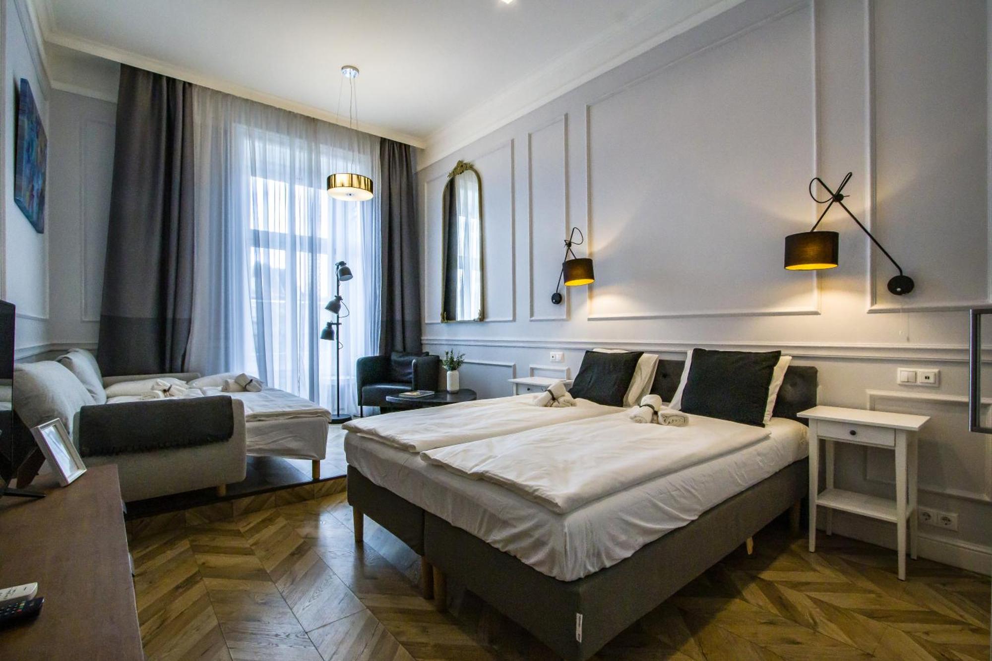 Wilson'S Oktogon Square Suite Apartment Budapest Esterno foto