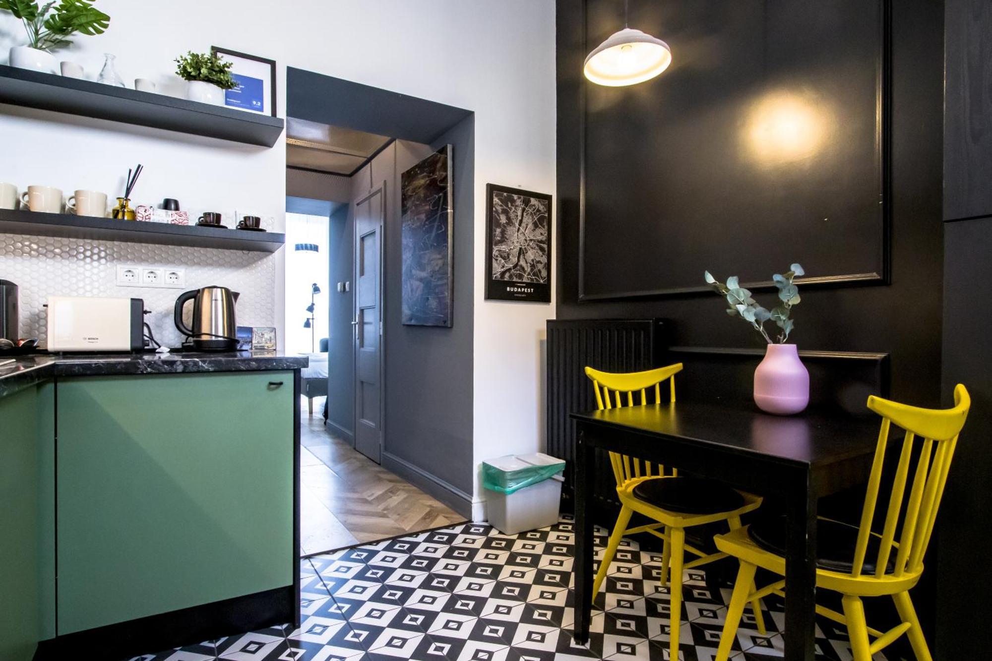 Wilson'S Oktogon Square Suite Apartment Budapest Esterno foto