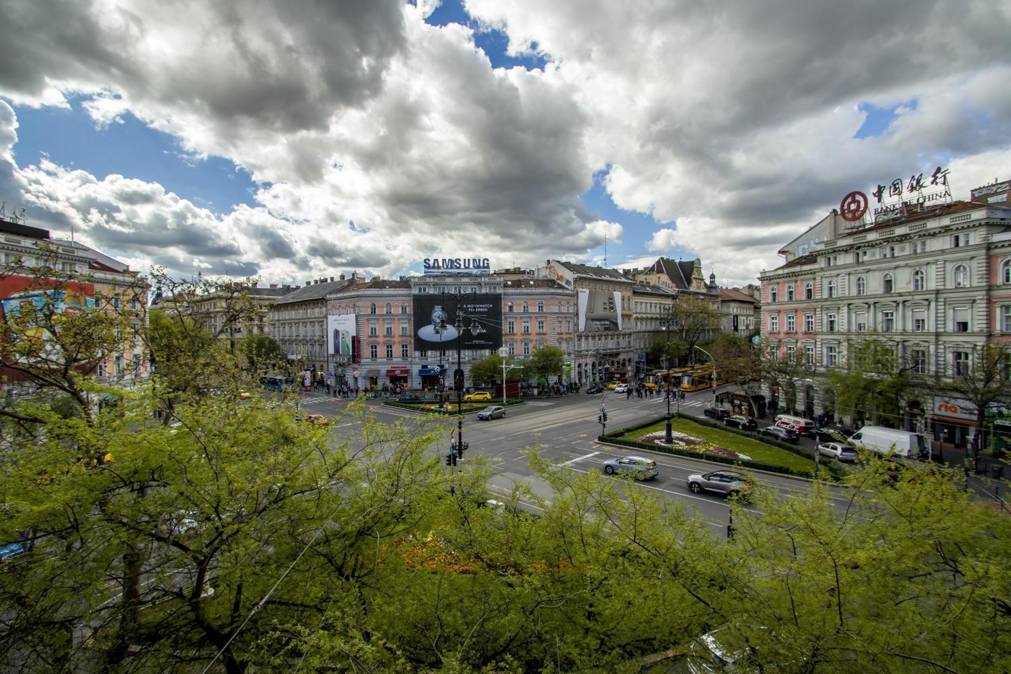 Wilson'S Oktogon Square Suite Apartment Budapest Esterno foto