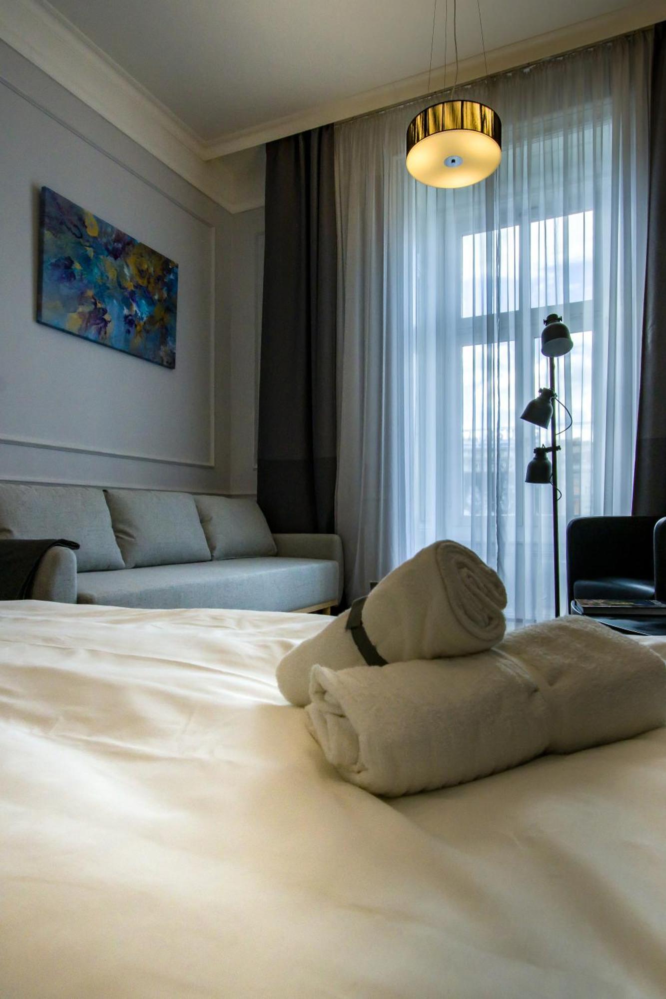 Wilson'S Oktogon Square Suite Apartment Budapest Esterno foto
