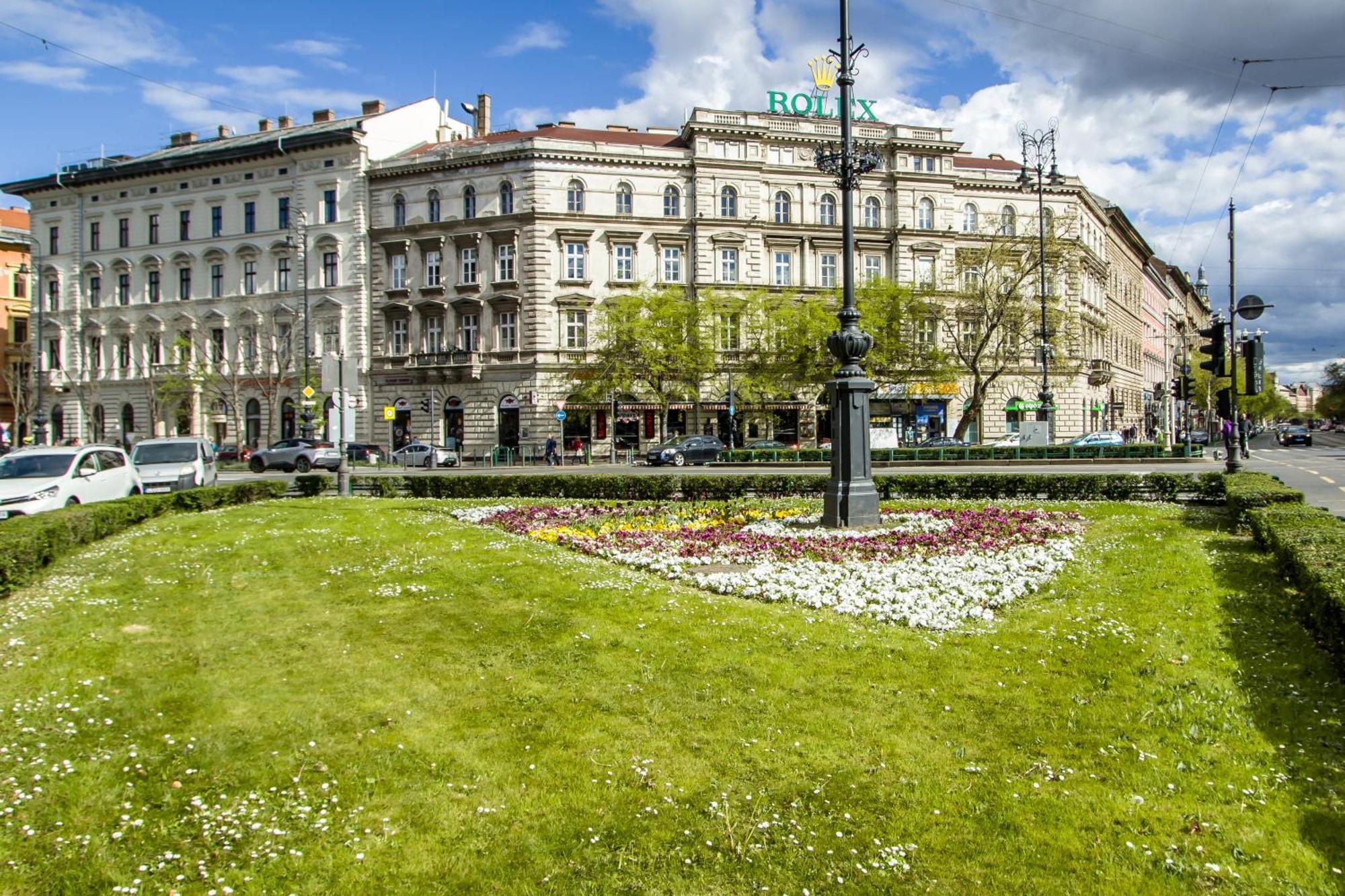 Wilson'S Oktogon Square Suite Apartment Budapest Esterno foto